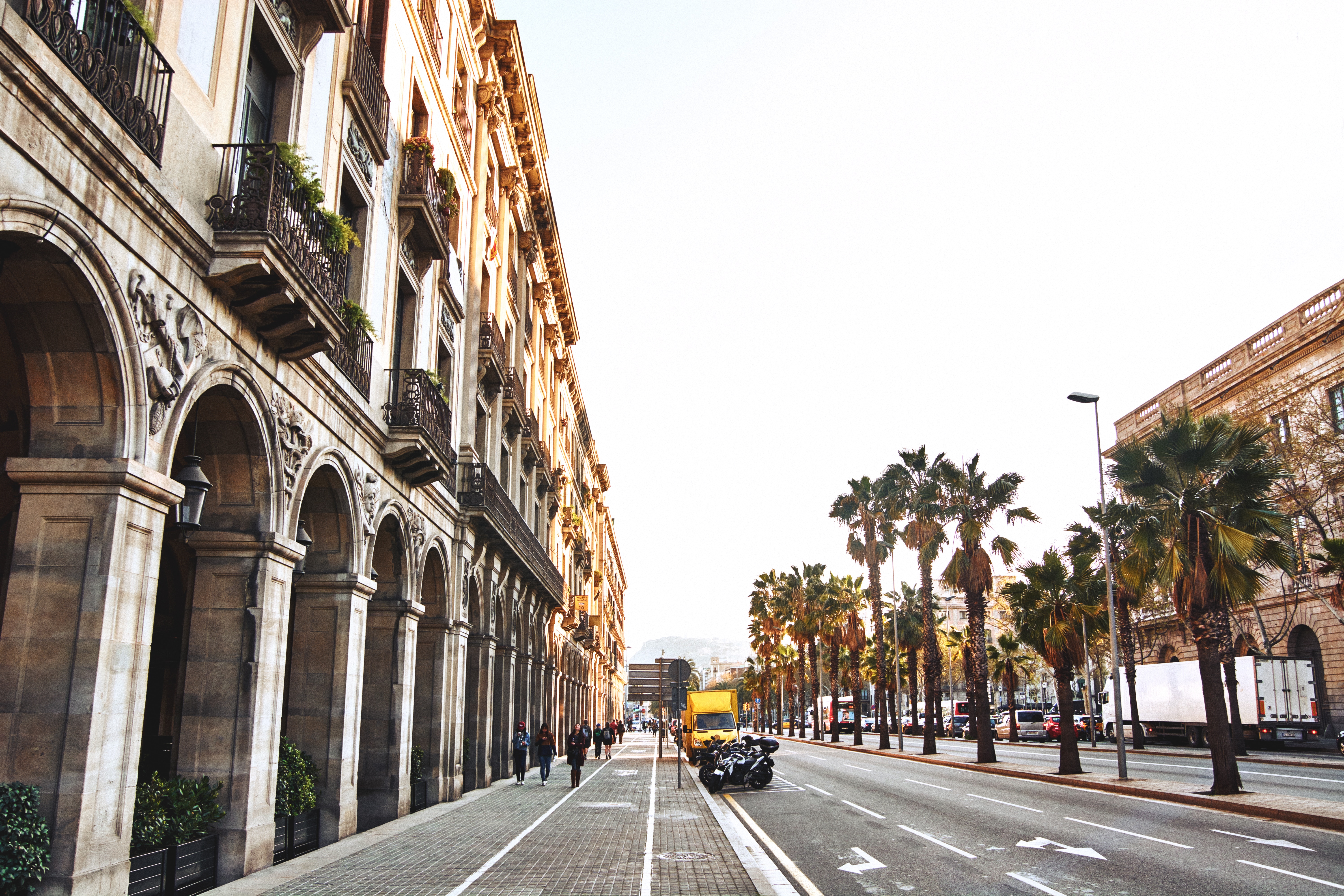BREATHTAKING SPOTS TO VISIT DURING YOUR STAY IN BARCELONA!